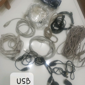 USB케이블. 15개 일괄. 택ㅍ15000원에 판매