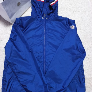 몽클레어 바람막이 큐알정품!남자5사이즈105!실착3번!최상급! 이미지