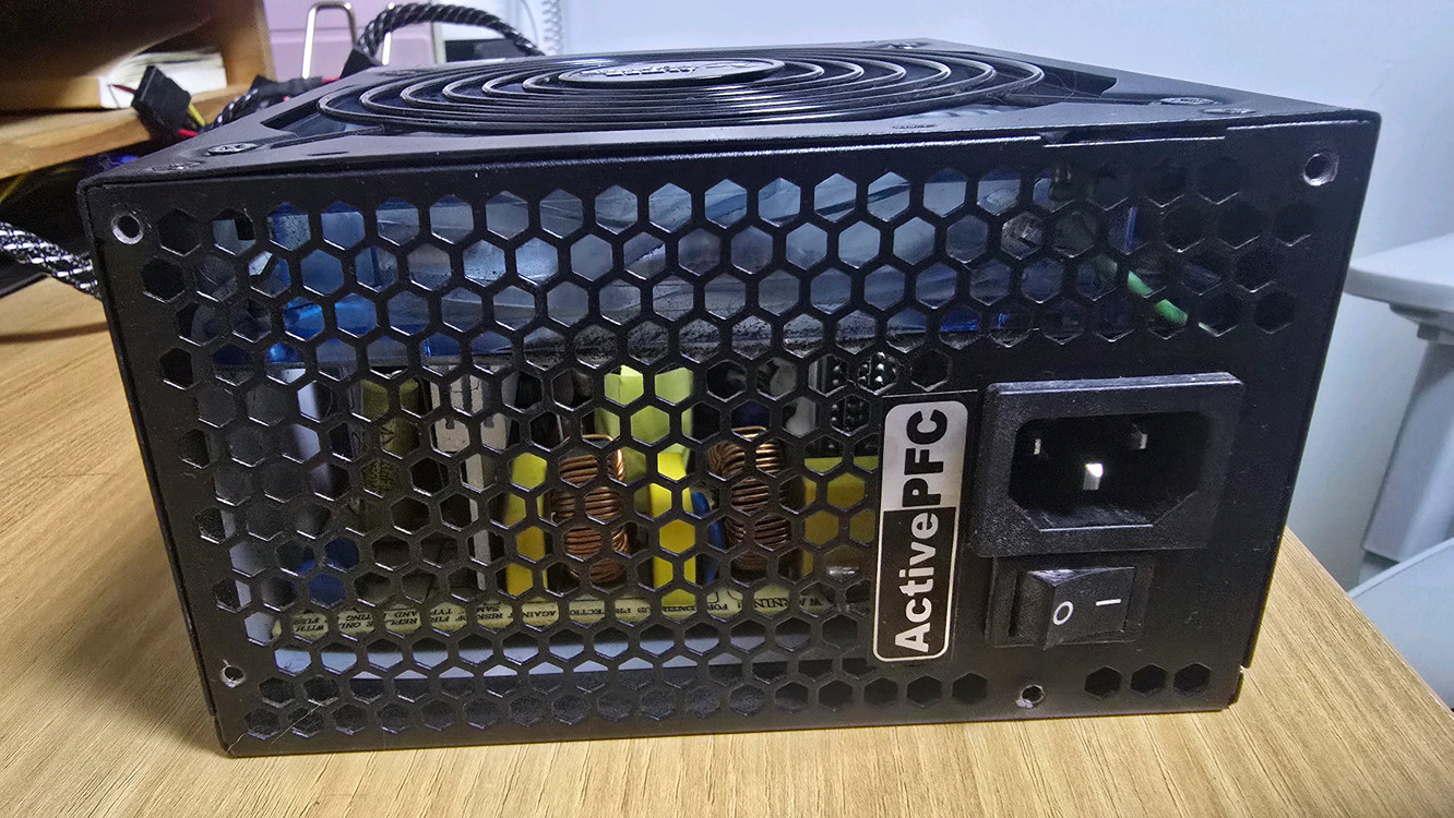 슈퍼플라워 600W 파워서플라이--2