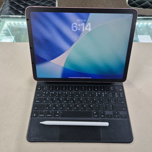 아이패드에어4세대 64기가 무기스 매직키보드 펜슬2 포함 ^^