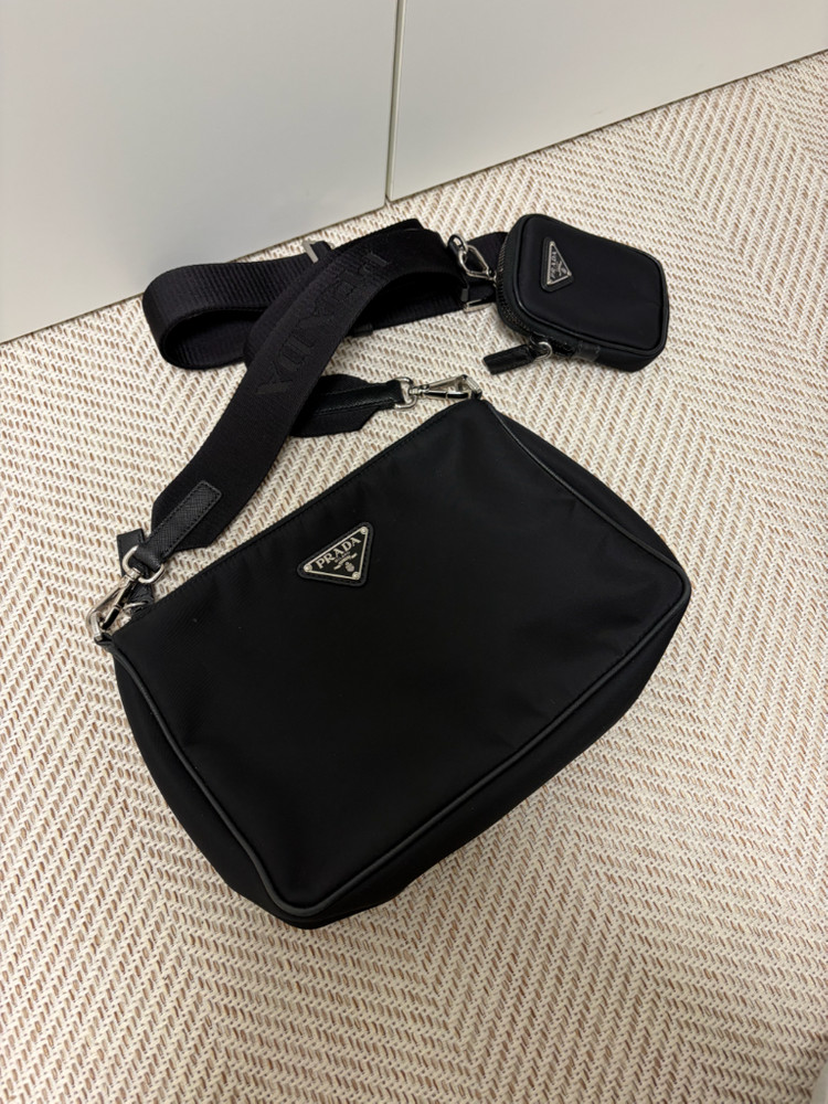 프라다 리나일론 크로스백 숄더백 (정품병행)--0