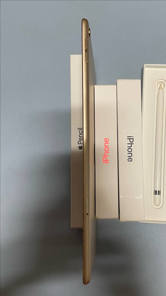 아이패드 프로9.7,128기가,셀룰러,애플펜슬1세대모든기능 정상셀룰러 ㅡ데이터 함께쓰기 하시면됨용량ㅡ128배터리 ㅡ--4