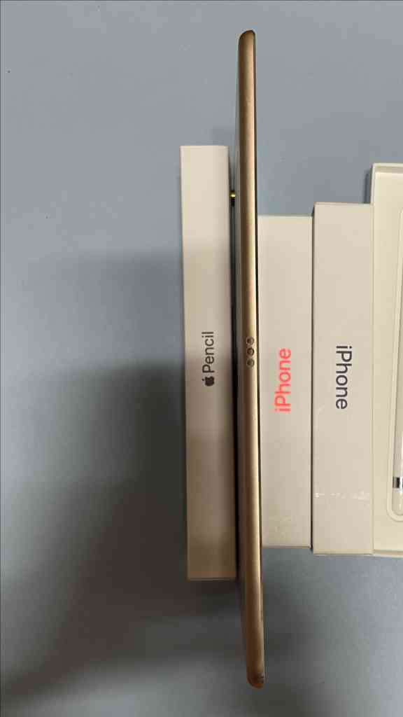 아이패드 프로9.7,128기가,셀룰러,애플펜슬1세대모든기능 정상셀룰러 ㅡ데이터 함께쓰기 하시면됨용량ㅡ128배터리 ㅡ--5