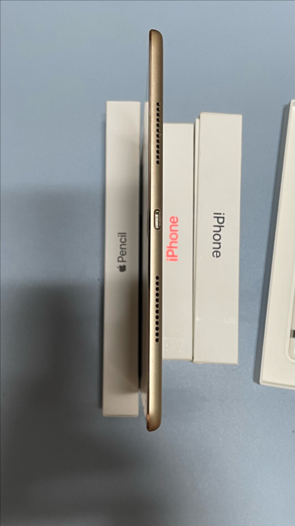 아이패드 프로9.7,128기가,셀룰러,애플펜슬1세대모든기능 정상셀룰러 ㅡ데이터 함께쓰기 하시면됨용량ㅡ128배터리 ㅡ--7