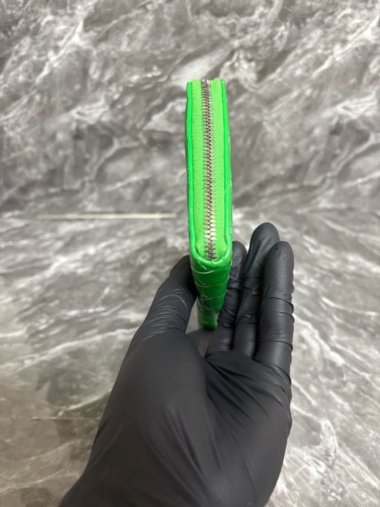 보테가베네타 인트레치아토 집 어라운드 패러킷 장지갑--3