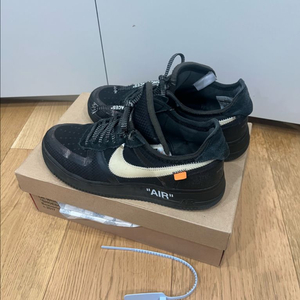 나이키 오프화이트 에어포스 270 이미지