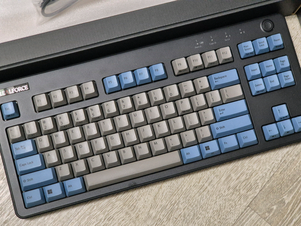 풀윤활 리얼포스 r3 45g 균등 텐키리스 토프레 유무선 블루투스 키보드--1