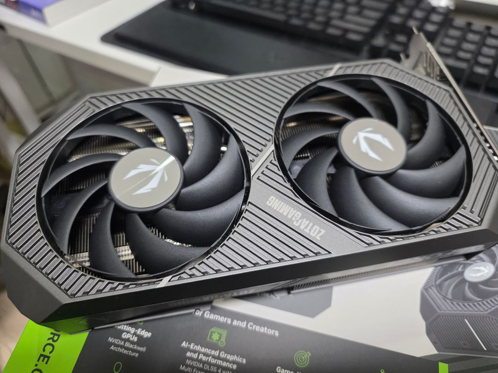 Zotac RTX 5060 Ti 16GB - S급 팝니다.--1