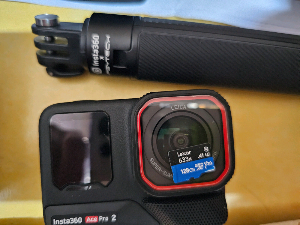 에이스프로2+배터리5개+스냅샷kit+128gb+삼각대, 충전기 등--2