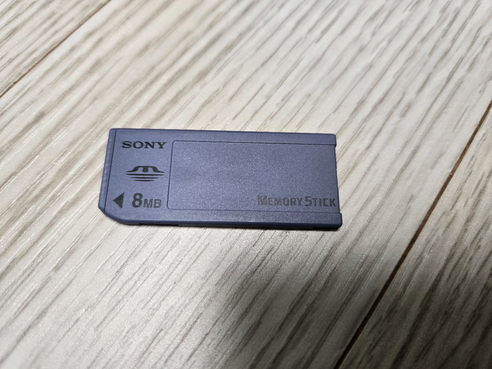 소니메모리스틱 16기가 8mb , 샌디스크 64기가 sd카드 , 렉사 128기가 sd카드 팝니다--2