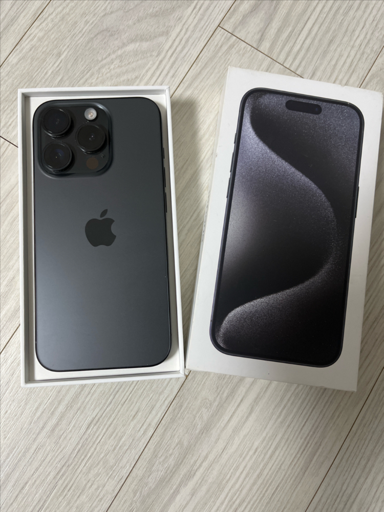아이폰 15 pro 128GB 블랙 케이스 및 . 강화유리 필름 포함--11