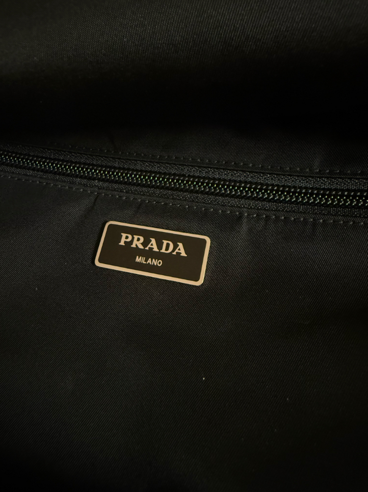 프라다 바이커백 (2VH991) 블랙--1