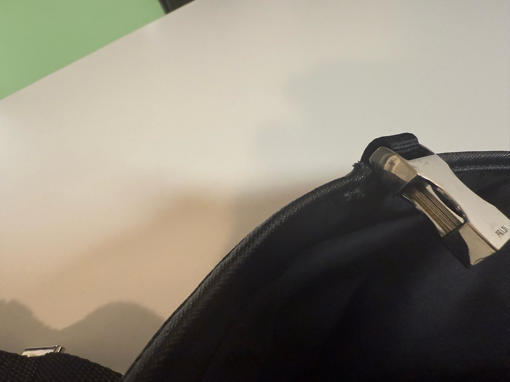 프라다 바이커백 (2VH991) 블랙--5