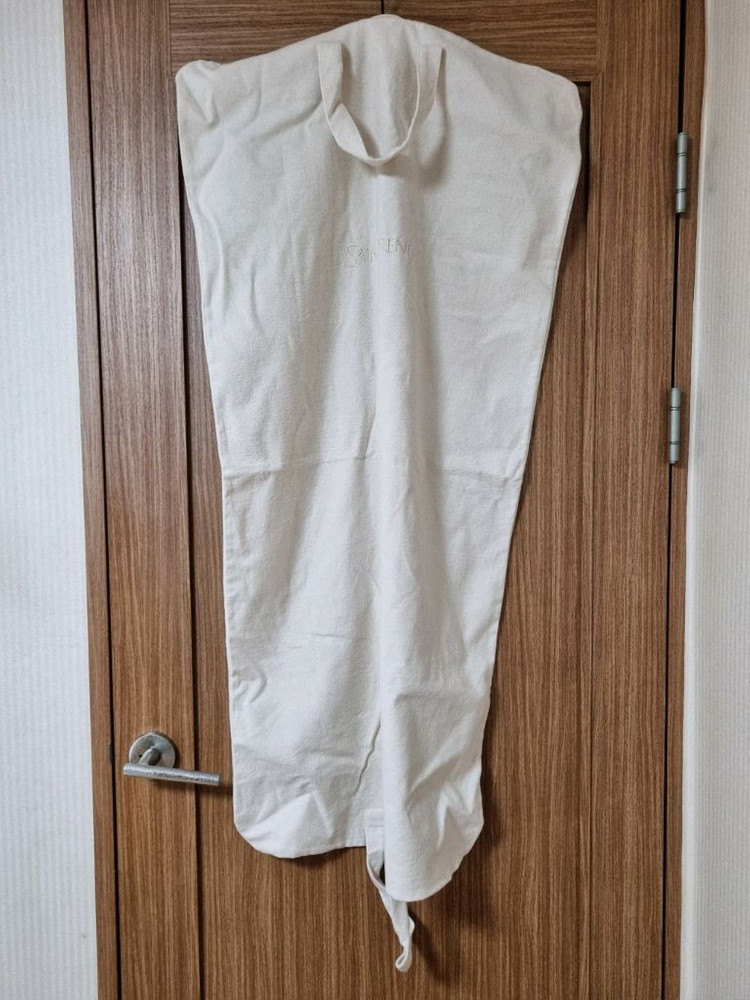 루이비통 발렌티노 생로랑 구찌 명품 정품 코튼 슈트 케이스 4종 판매합니다~!--7