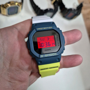 지샥 핏빛 액정 커스텀 dw-5600