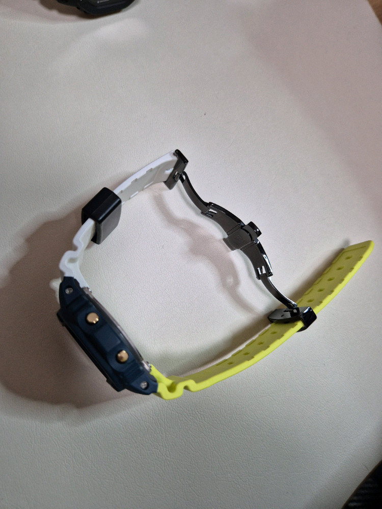 지샥 핏빛 액정 커스텀 dw-5600--1