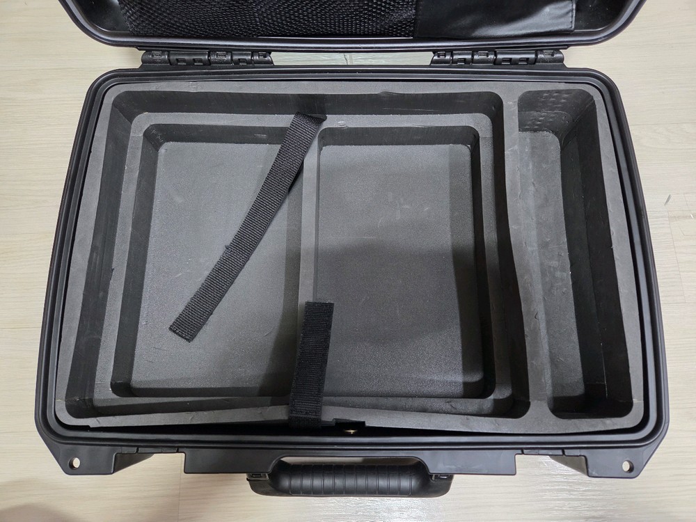 노트북용 펠리칸 스톰 케이스 iM 2370--2