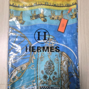 명품스타일의 스카프 고급스카프 실크스카프