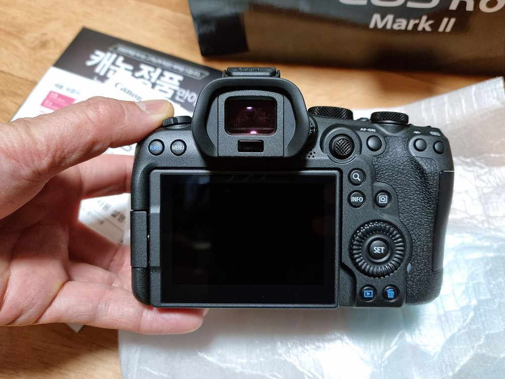 캐논카메라 풀프레임 미러리스 정품 R6mark2 풀박스와 배터리 2개 추가 이미지