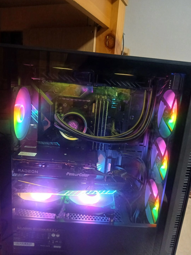 5700x3d/9060xt 16기가/ROG 크로스헤어8포뮬러메인보드/32기가 램/sdd1.25기가 이미지