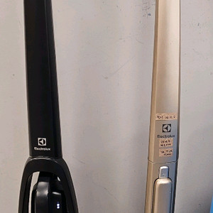 일렉트로룩스 무선청소기 2대 일괄판매