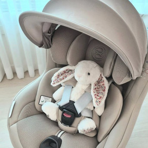 새제품 cybex 싸이벡스 제로나 Gi i-SIZE 카시트 아몬드베이지 (0~4세)