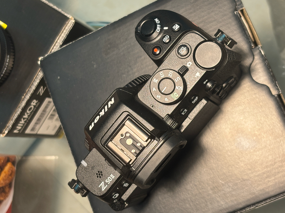 니콘 z50ii A급 + 배터리 두개 + 보조배터리 충전기--2