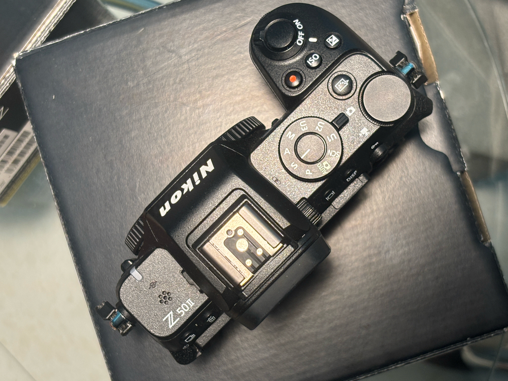 니콘 z50ii A급 + 배터리 두개 + 보조배터리 충전기--3