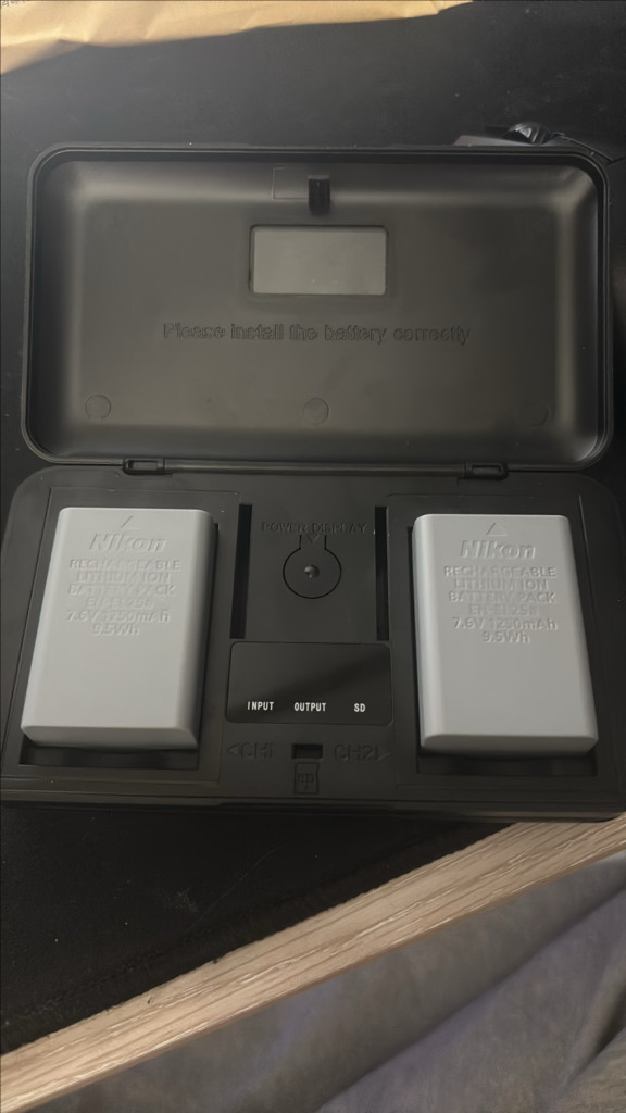 니콘 z50ii A급 + 배터리 두개 + 보조배터리 충전기--4