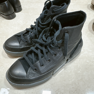컨버스 올블랙 가죽 하이탑 스니커즈 235