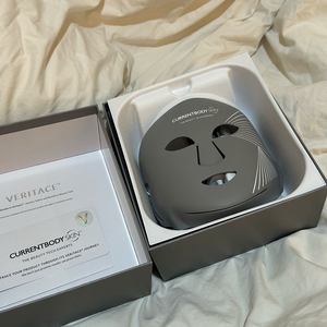 커런트바디 스킨 LED 멀티 라이트 테라피 마스크 풀박스 새상품입니다