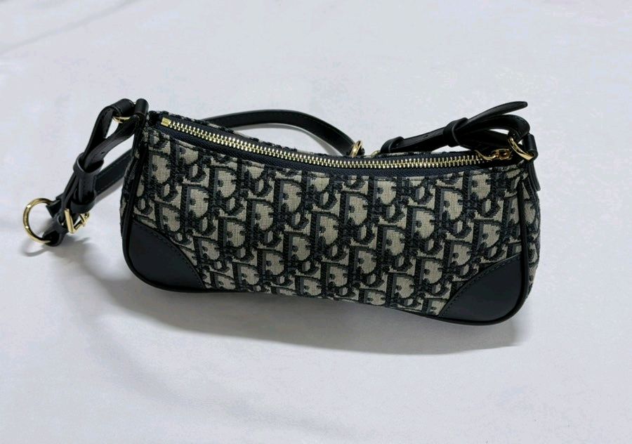 새상품>오블리크 미니백--1