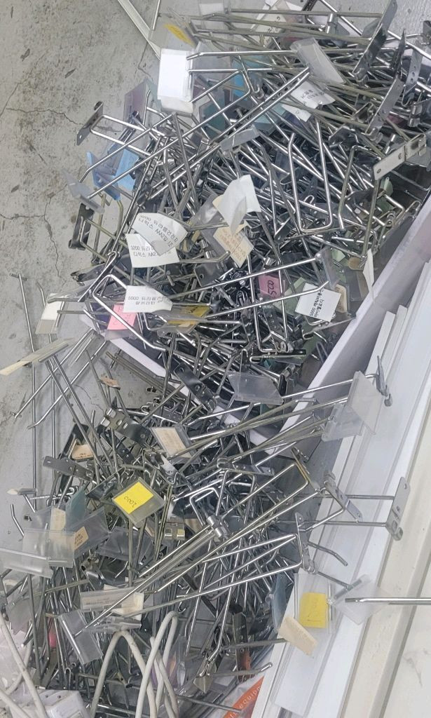 매장 진열대 후크 걸이 이미지