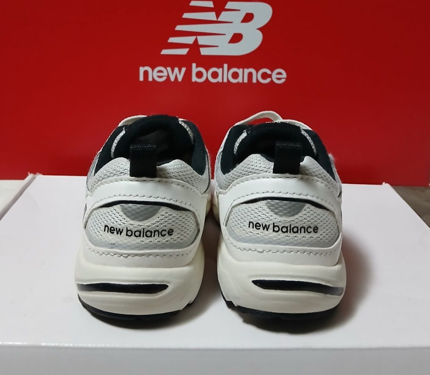 뉴발란스키즈878<IV878ST1 >150운동화 거의새거--3