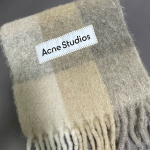 아크네스튜디오 모헤어 체크 머플러 화이트베이지