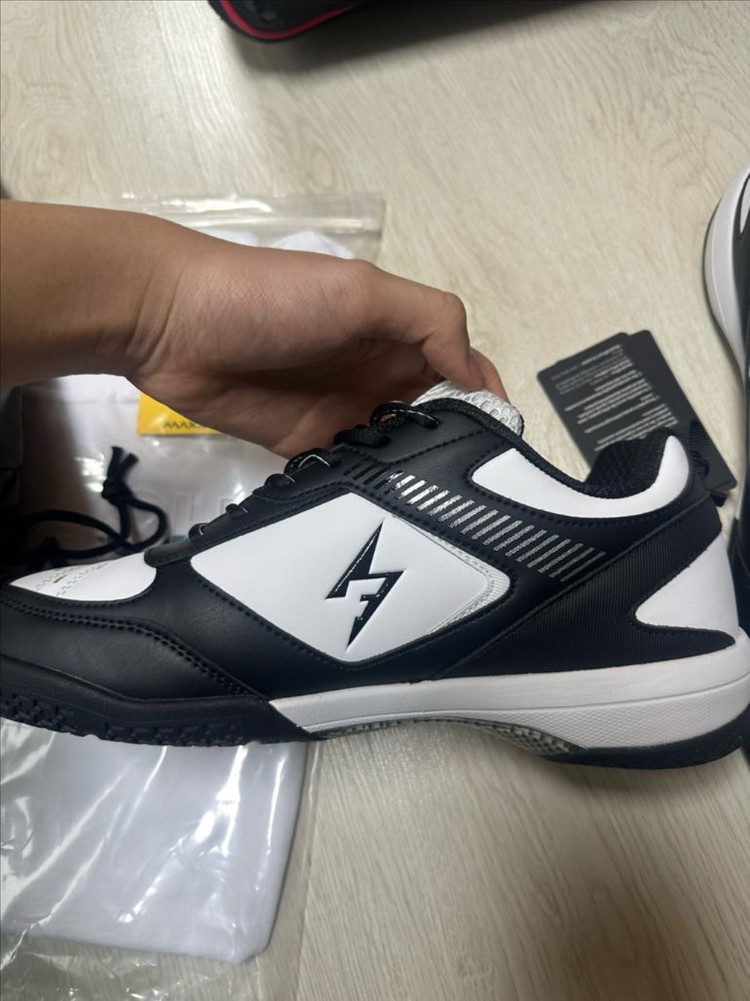 플로먼트 배드민턴화--1