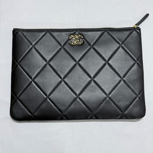 중고> 샤넬 램스킨 라지 파우치