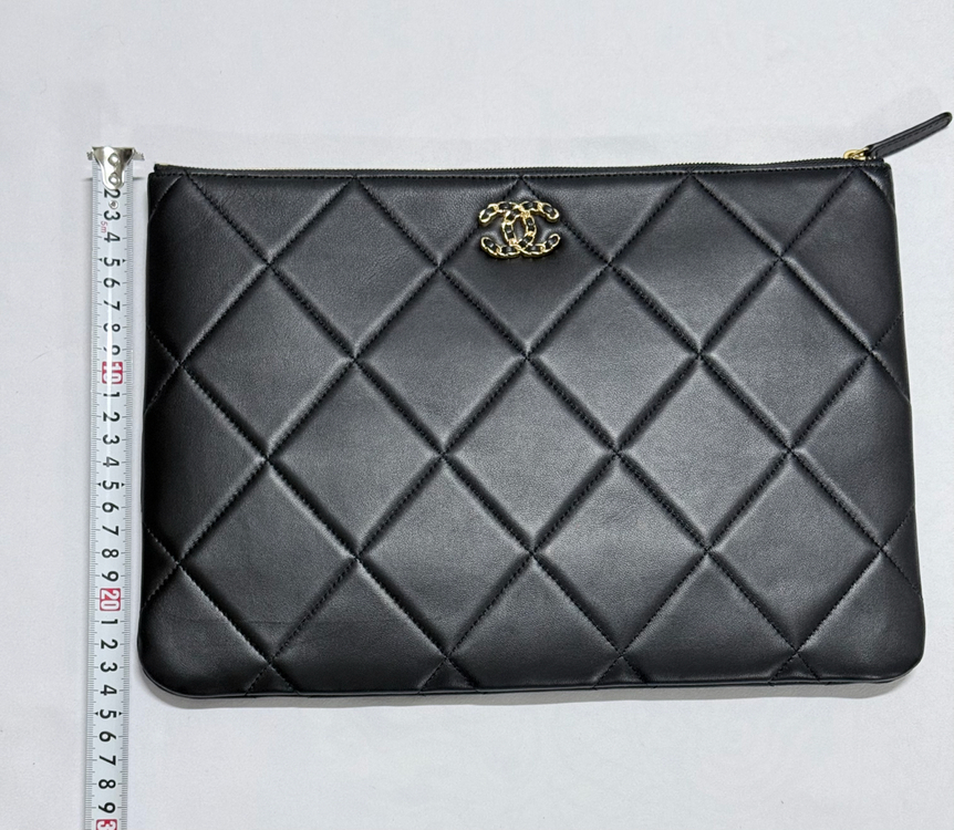 중고> 샤넬 램스킨 라지 파우치--3