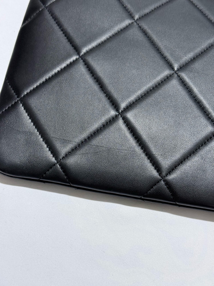 중고> 샤넬 램스킨 라지 파우치--5