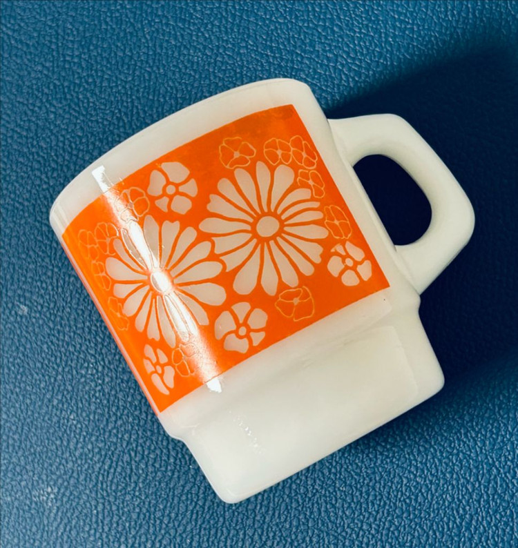 빈티지 파이어킹 데이지 패턴 밀크 글라스 스태킹 머그--3