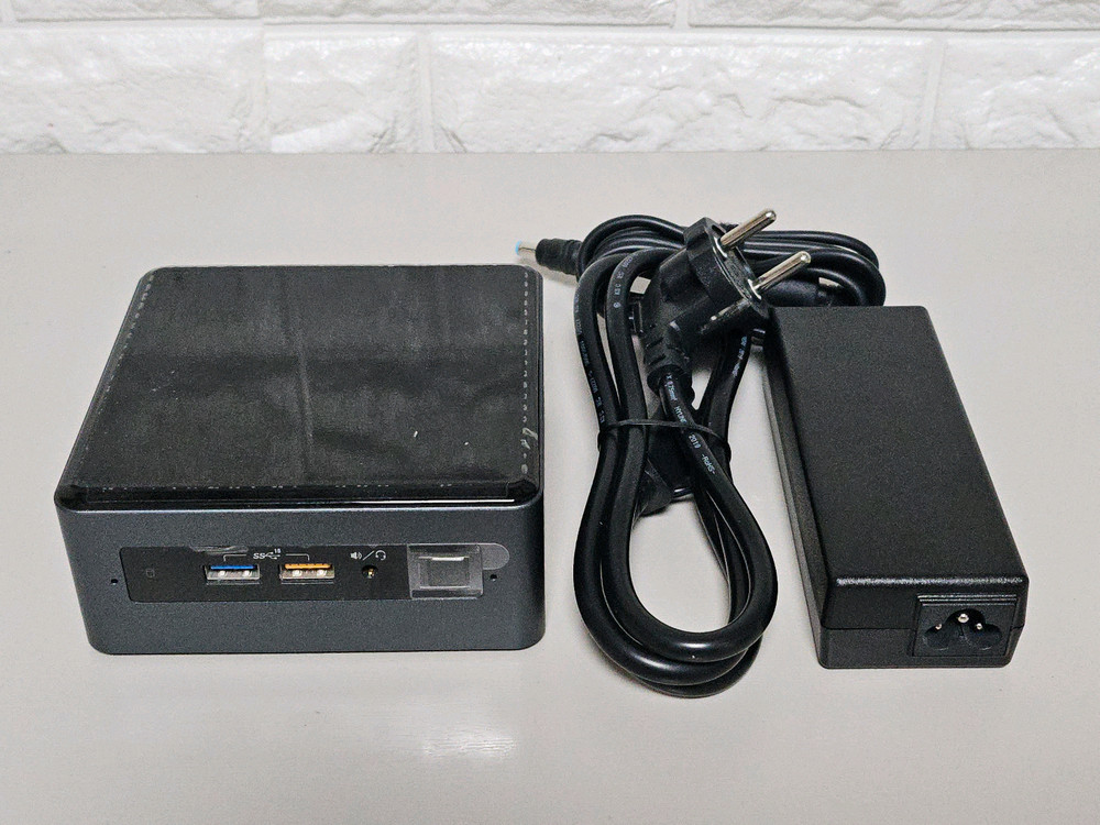 인텔 NUC 미니 PC NUC8i3BEH / 8GB RAM / 240GB--5