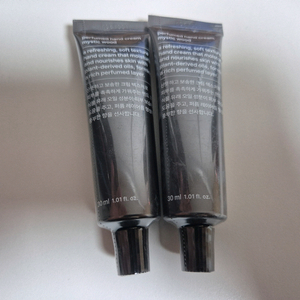 (미개봉) 무탠다드 퍼퓸드 핸드크림 미스틱 우드 30ml 2개