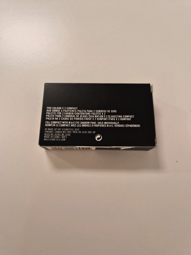 (새제품) 맥 MAC 프로 컬러 X 2 컴팩트 섀도우 공용기--1