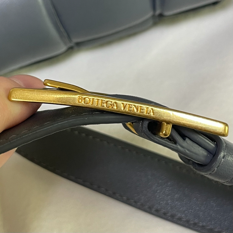 보테가베네타 패디드 카세트백(썬더)--5