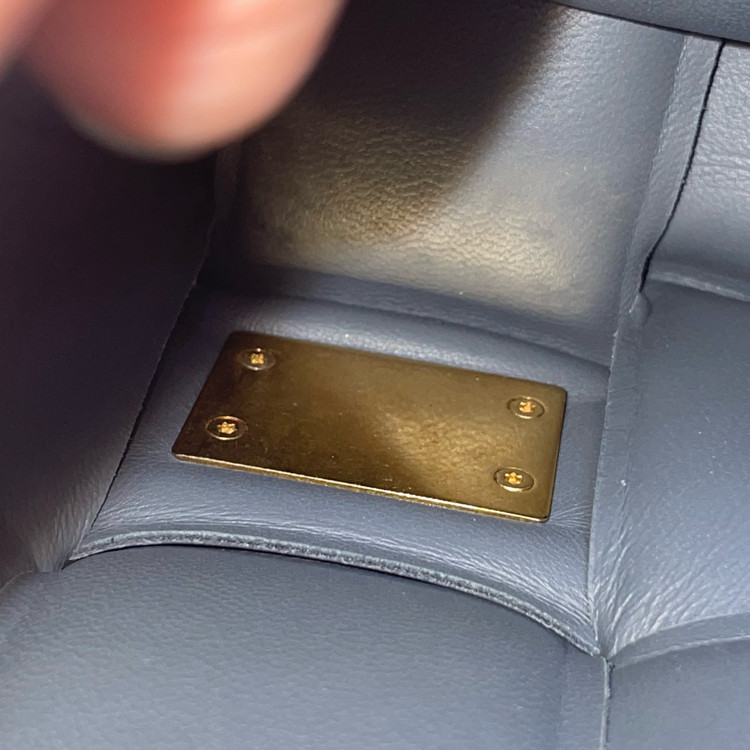 보테가베네타 패디드 카세트백(썬더)--6