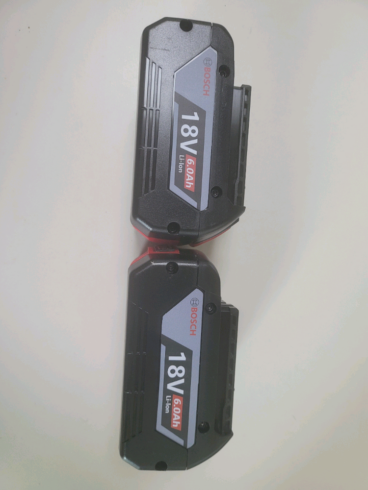 보쉬 배터리2개 6.0암페어--2