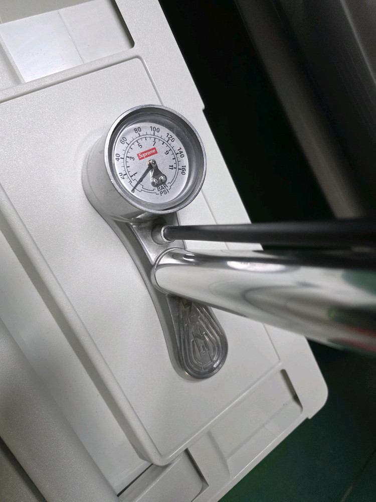 루이스폴센 PH 2/1 및 슈프림 한정판 굿즈(카약/튜브/펌프) 판매합니다--5