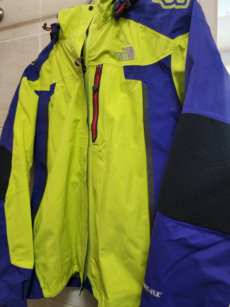 고어텍스 등산 자켓 85사이즈--0