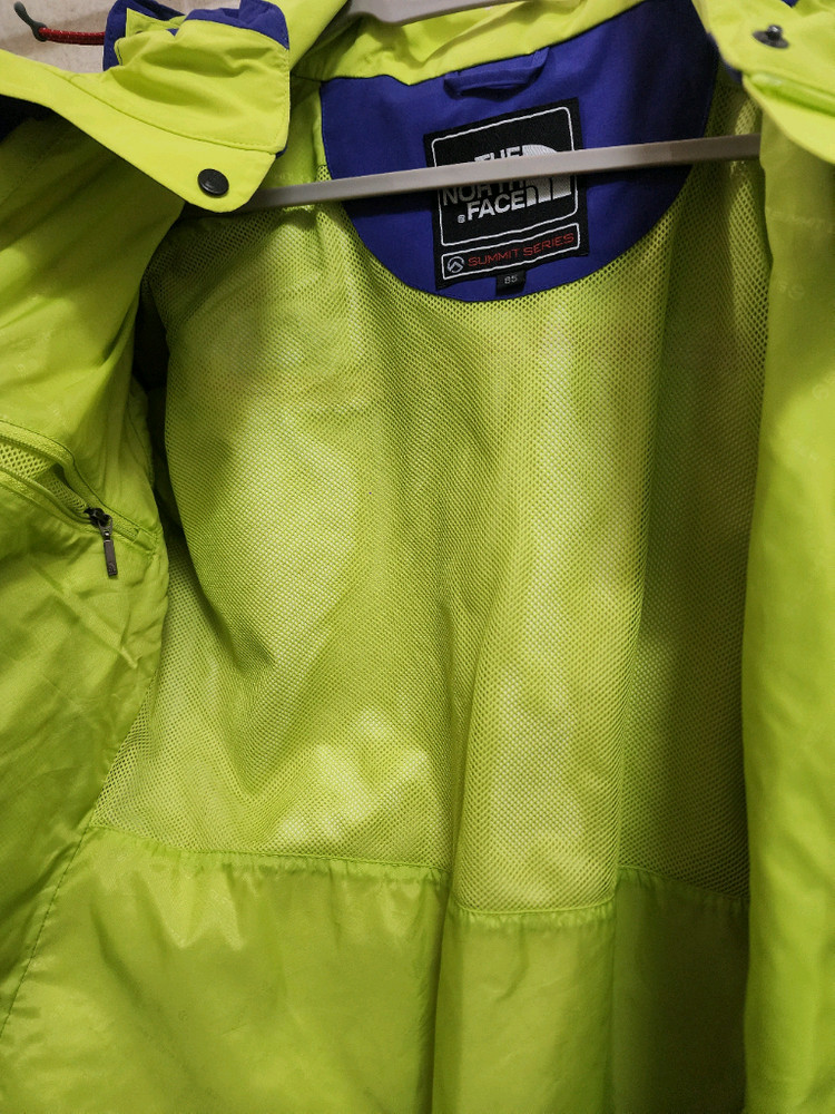 고어텍스 등산 자켓 85사이즈--1