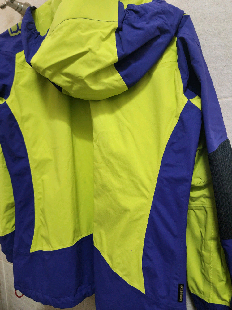 고어텍스 등산 자켓 85사이즈--2